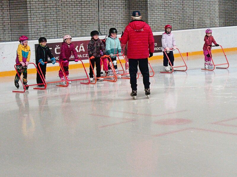 Prvňáčci poprvé na ledě!