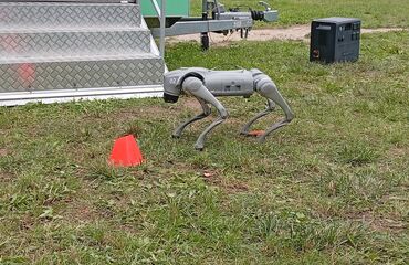 Exkurze EduLab: současné technologie a výcvik robotického psa