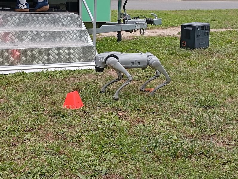 Exkurze EduLab: současné technologie a výcvik robotického psa